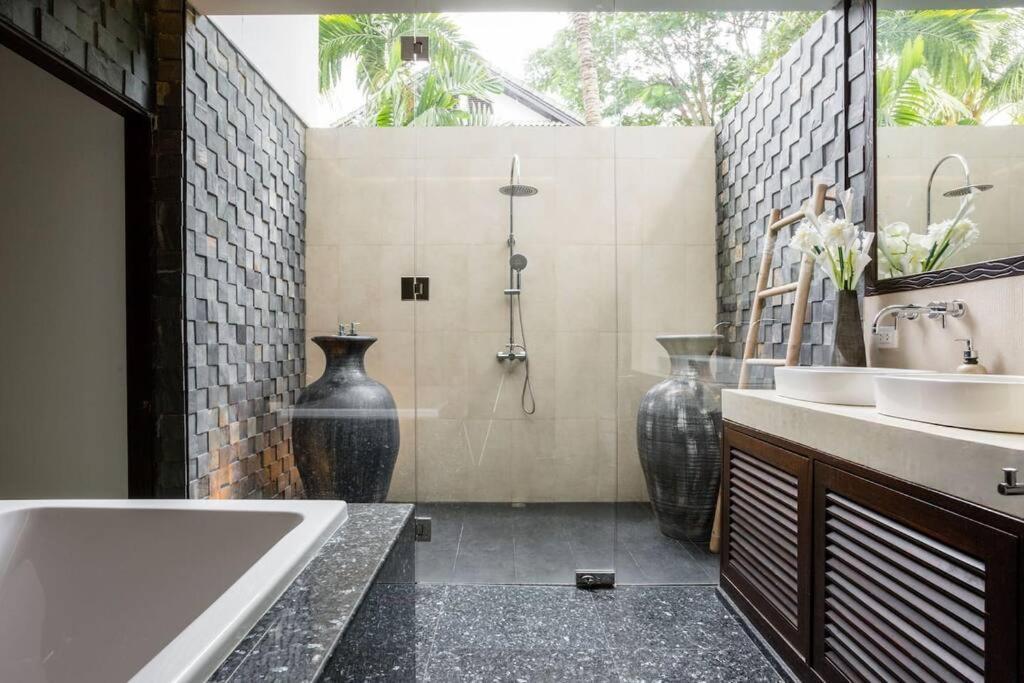 Villa Nirvana - Beachfront Tropical Chic 4Br Haven In Cape Panwa, Phuket Ban Makham Esterno foto